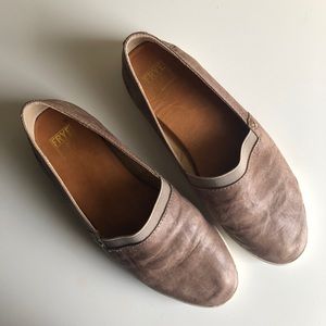 Frye Melanie 7.5  Grey Brown Leather Slip On